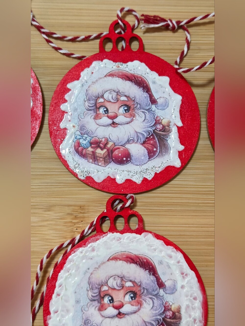 🎅 Handmade Wooden Disc Vintage Santa Christmas Ornaments - 12 Pack Set - Picture 3 of 16